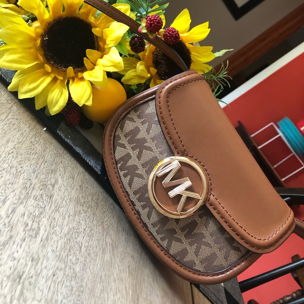 Michael Kors Crossbody Limited